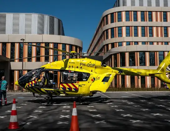 Ambulancehelikopter onderweg vanuit Vliegbasis Leeuwarden | 20 april 2024 7:24